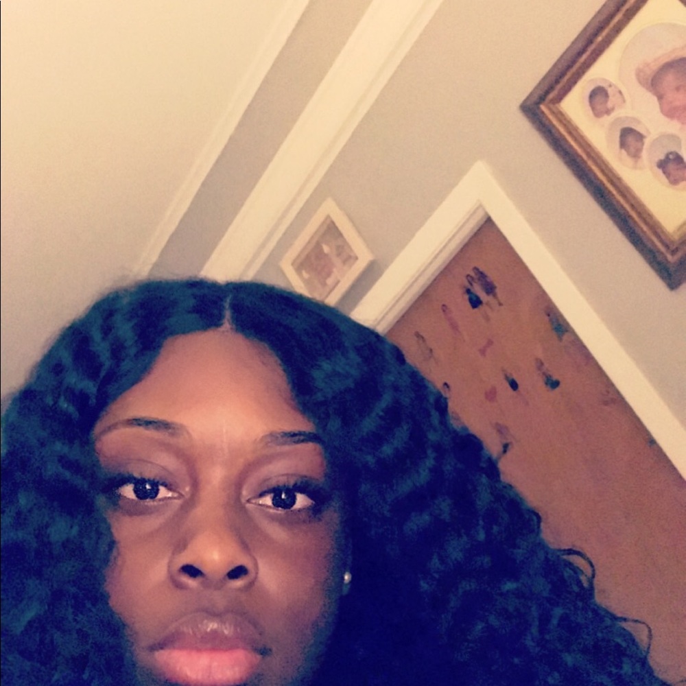 Meet your Posher, Milessa